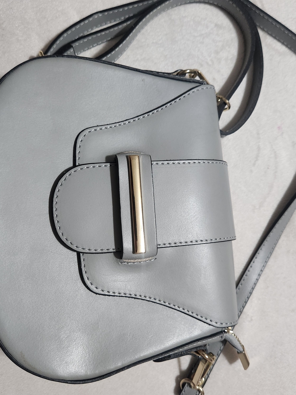 Borse In Pelle Italian Leather CrossboModern Grey Crossbody Bag with Gold Accent